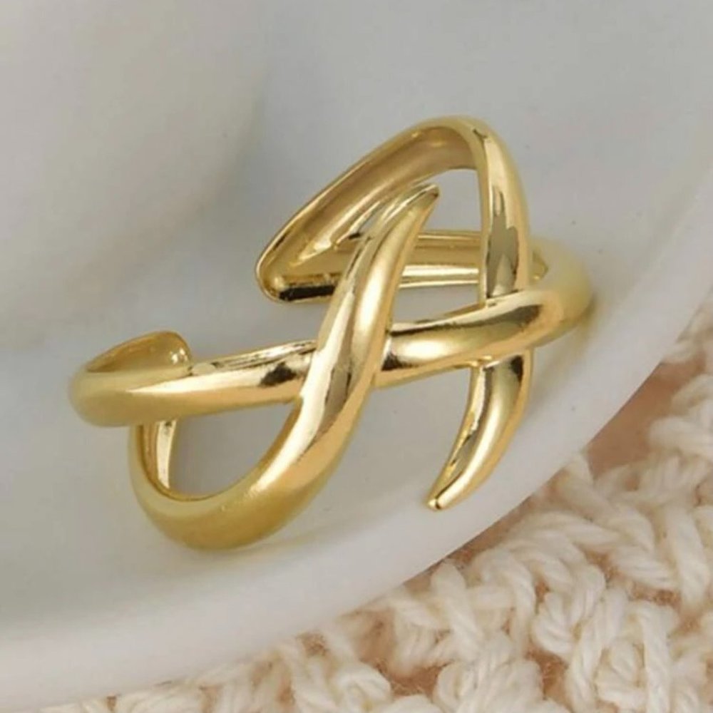 Criss Cross Design Ring